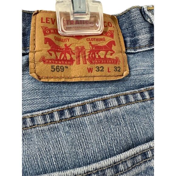 Levi’s 569 men’s loose fit jeans size 32”x32”.  #18-1928 - Picture 7 of 9